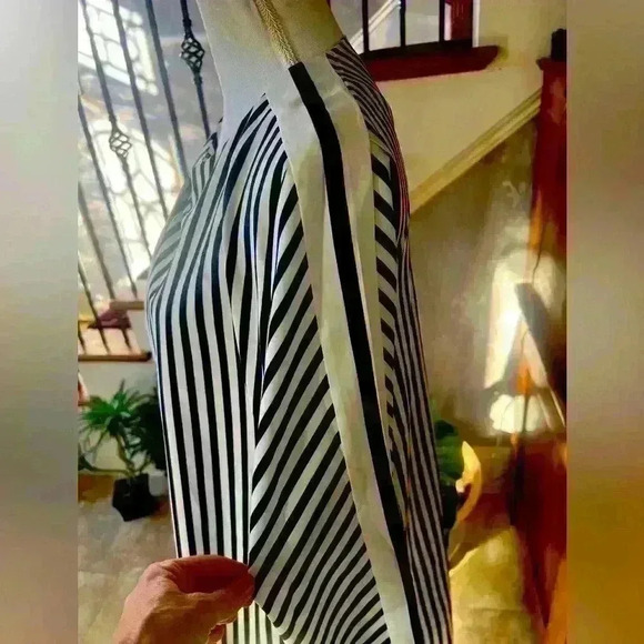 KoanDaily ladies large high low blouse. Long sleeve black and white stripe NWOT - Picture 3 of 13